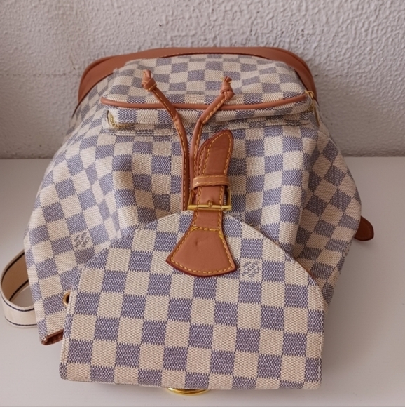 Fashion design like Louis Vuitton backpack - Picture 7 of 12